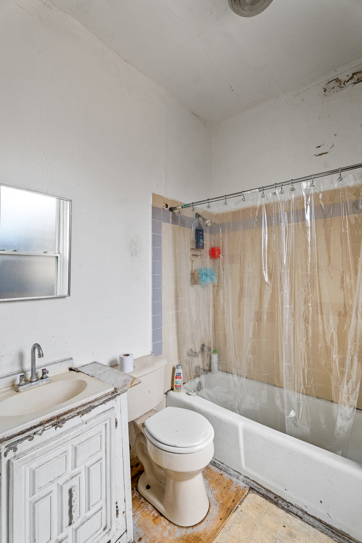 1314 W 18th Place