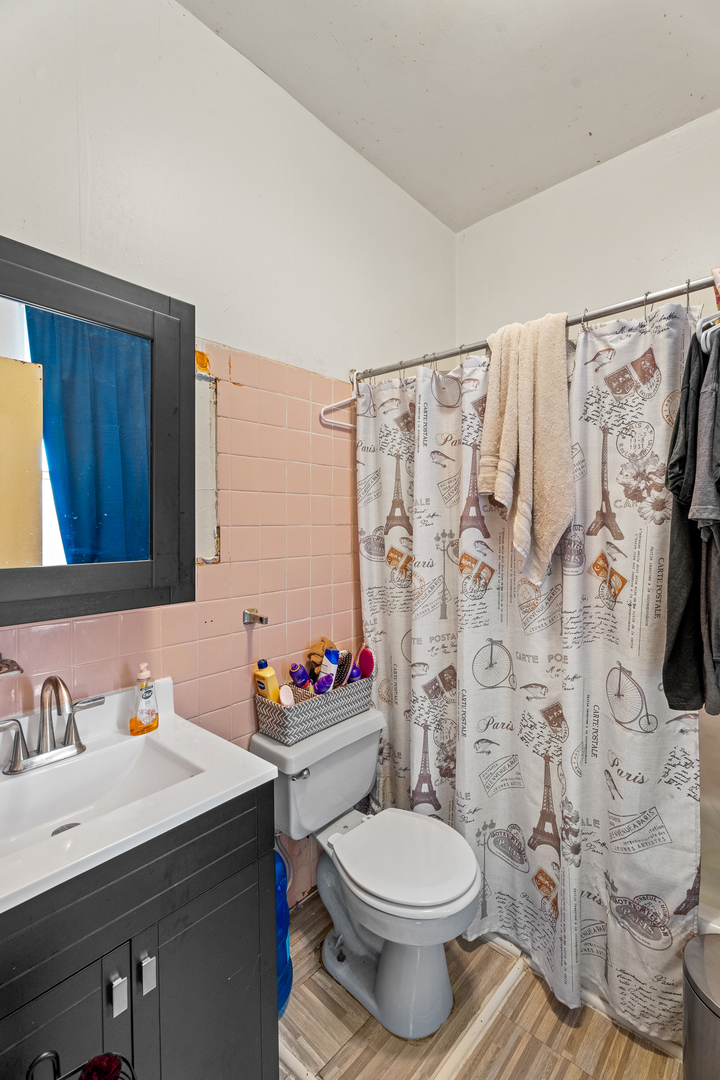 1314 W 18th Place