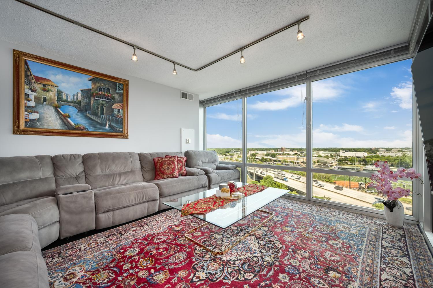 9715 Woods Drive Unit: 1403