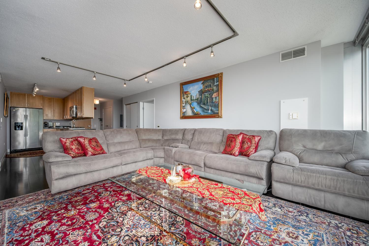 9715 Woods Drive Unit: 1403