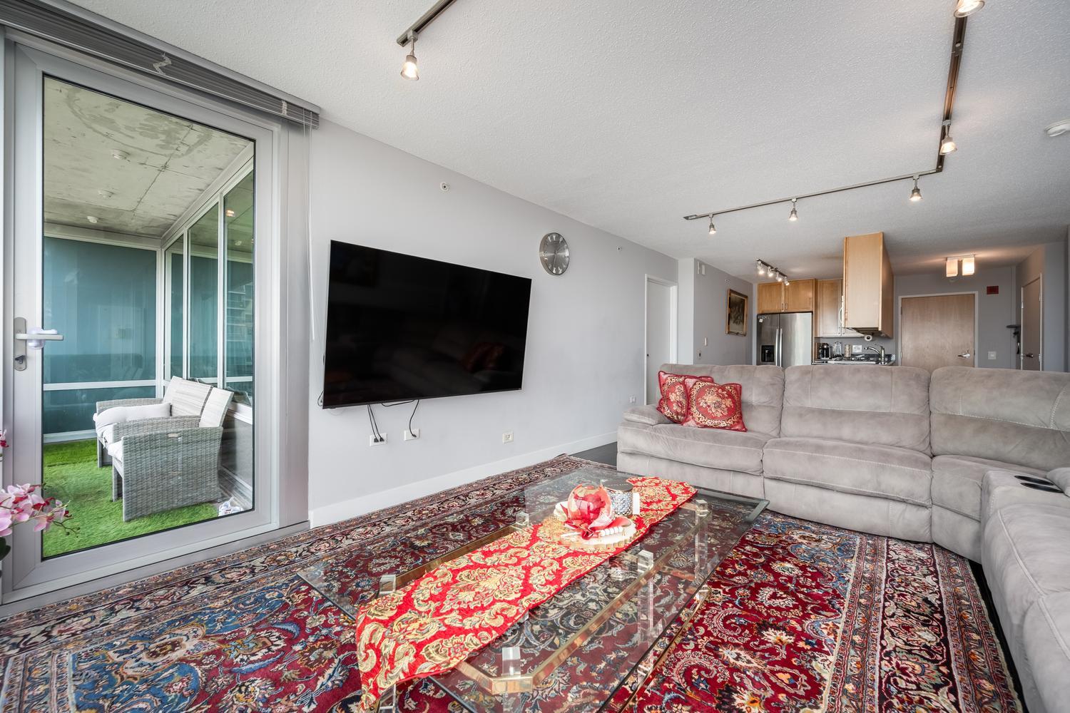9715 Woods Drive Unit: 1403
