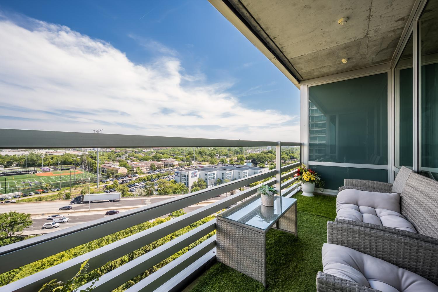 9715 Woods Drive Unit: 1403