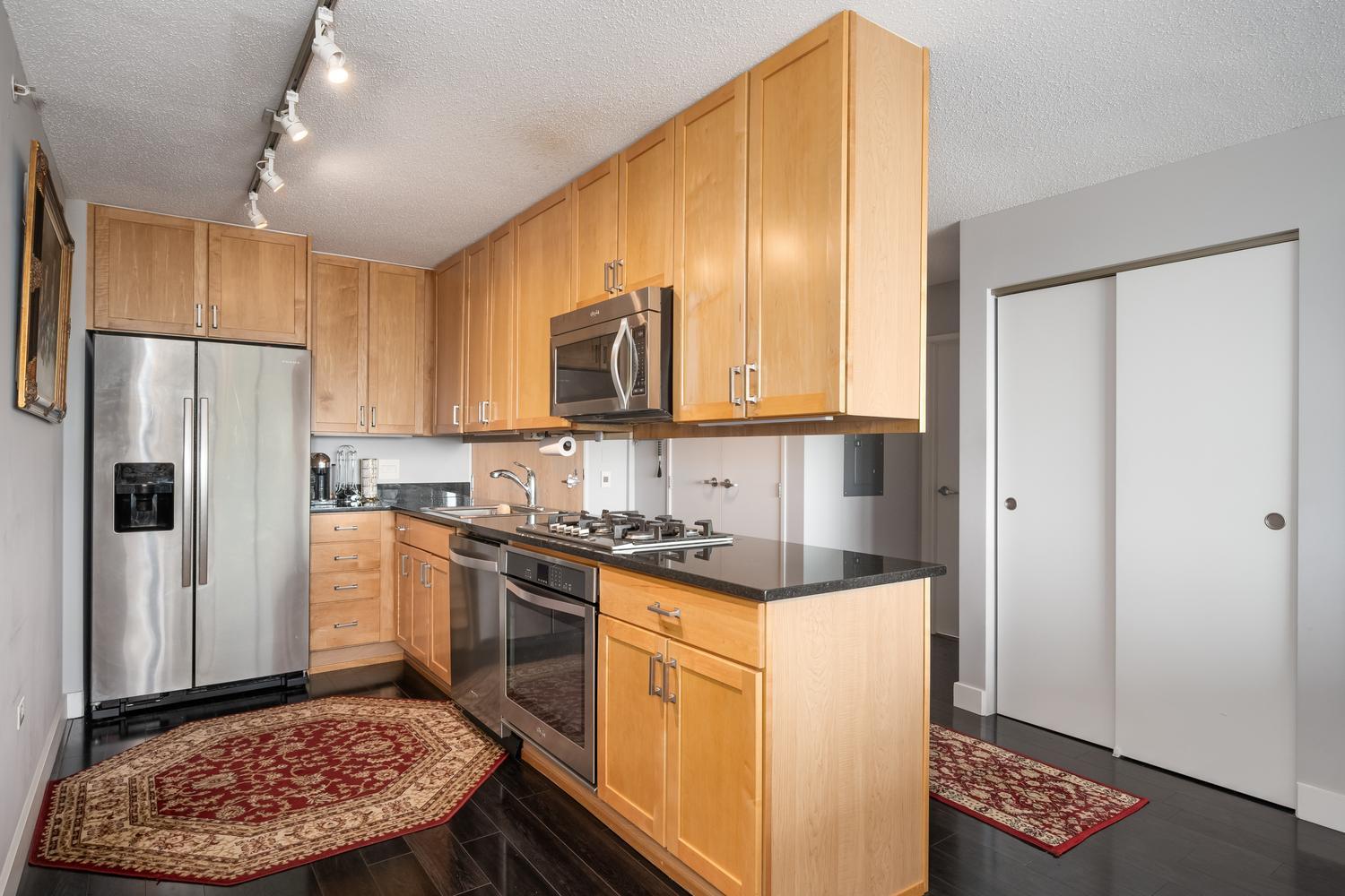 9715 Woods Drive Unit: 1403