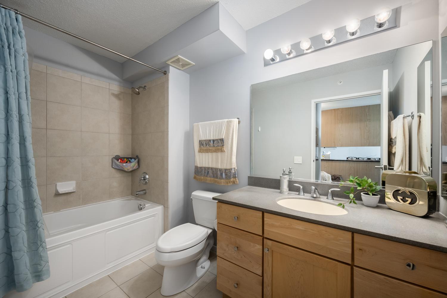 9715 Woods Drive Unit: 1403