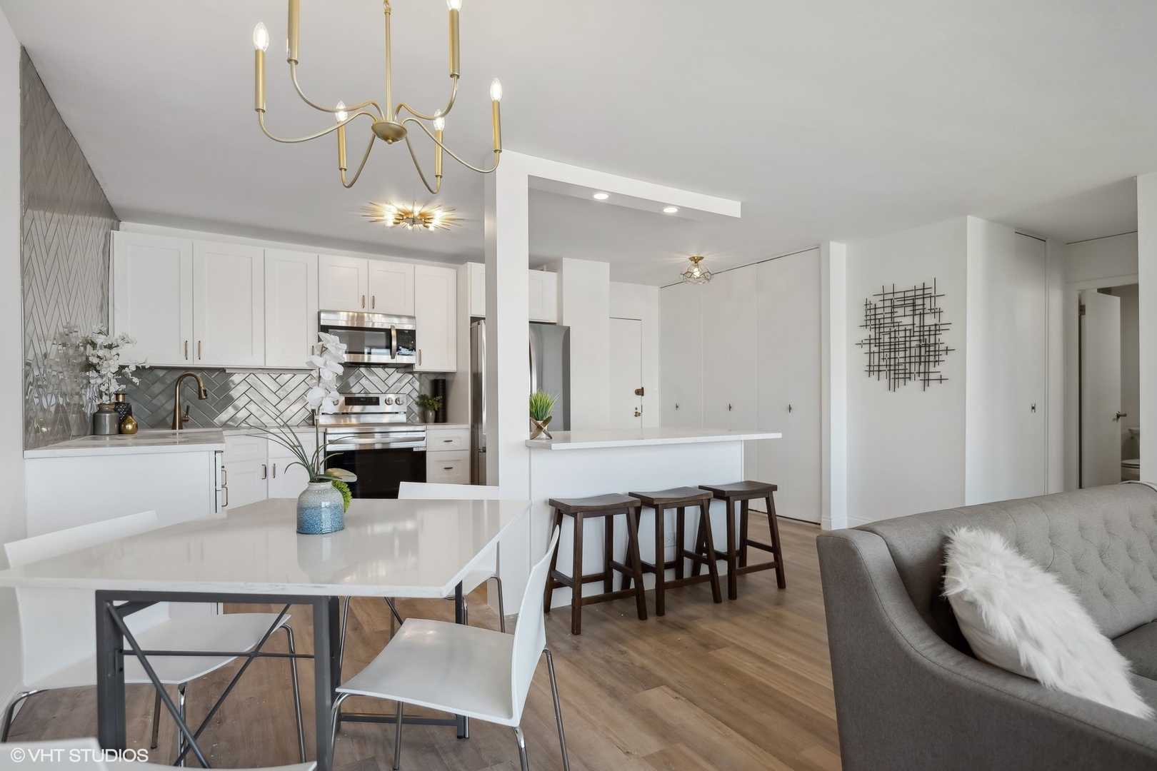 5455 N Sheridan Road Unit: 1711