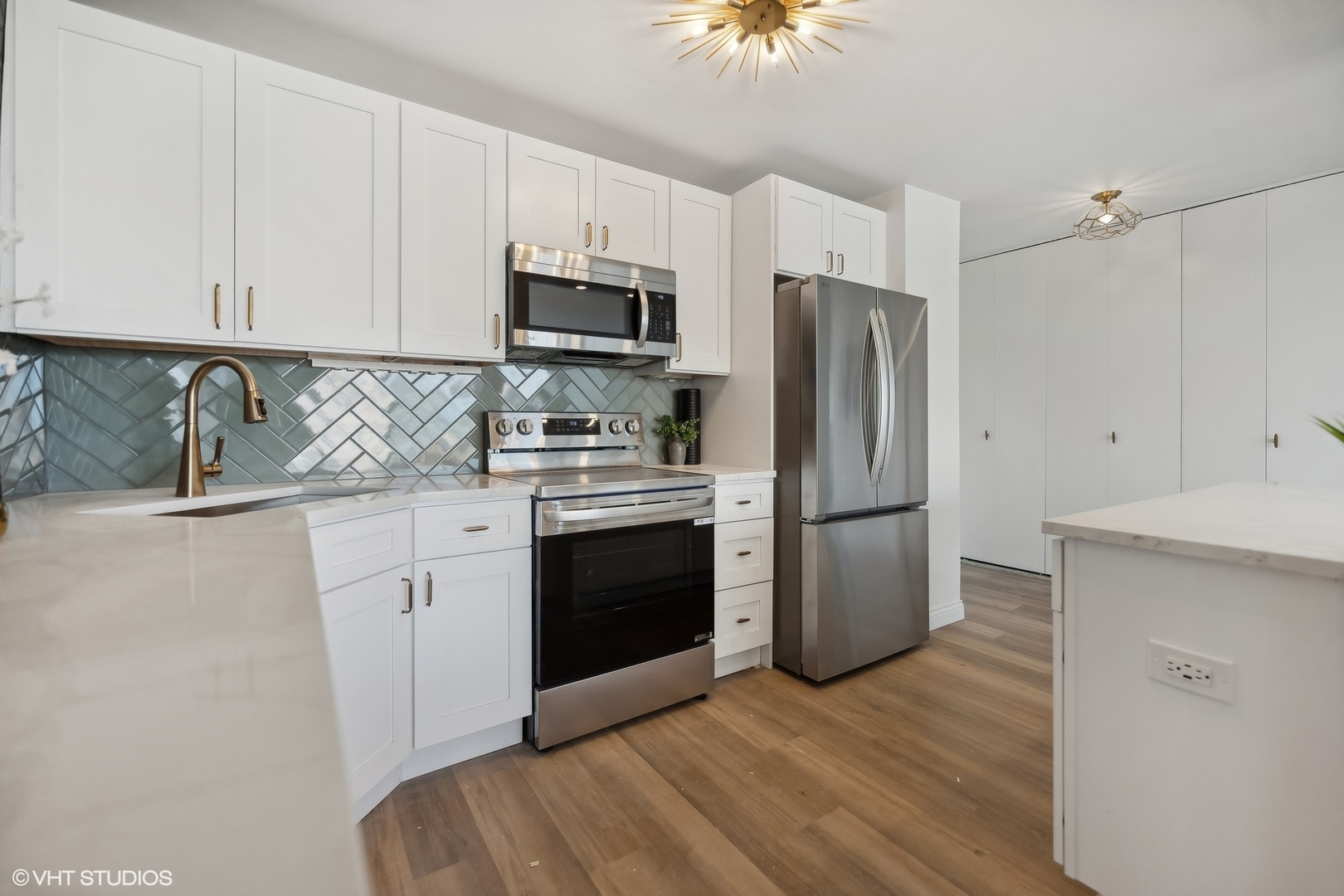 5455 N Sheridan Road Unit: 1711