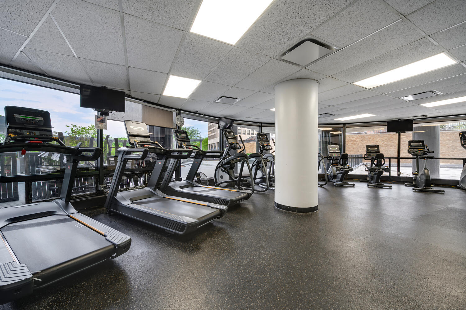 5455 N Sheridan Road Unit: 1711