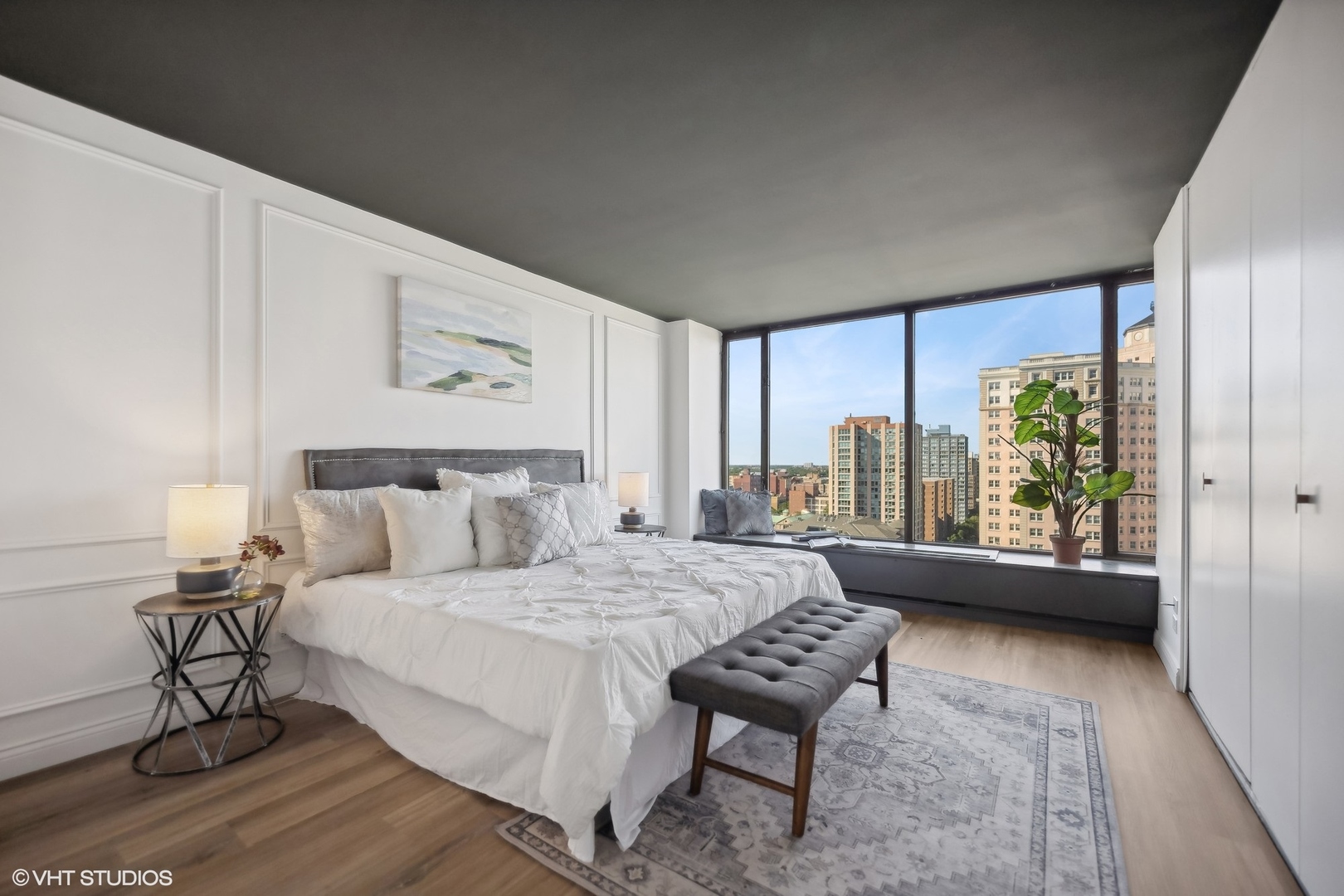 5455 N Sheridan Road Unit: 1711