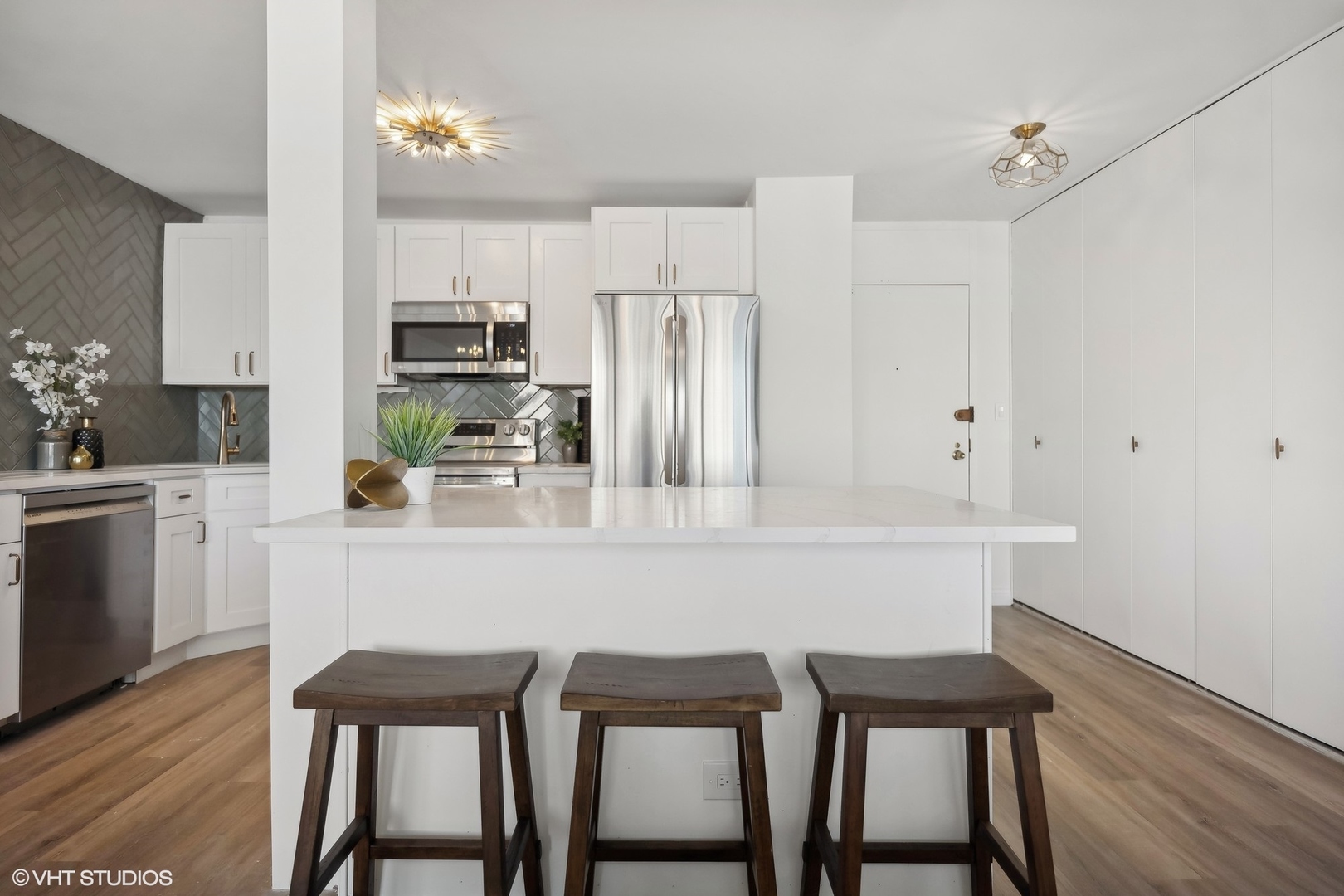 5455 N Sheridan Road Unit: 1711