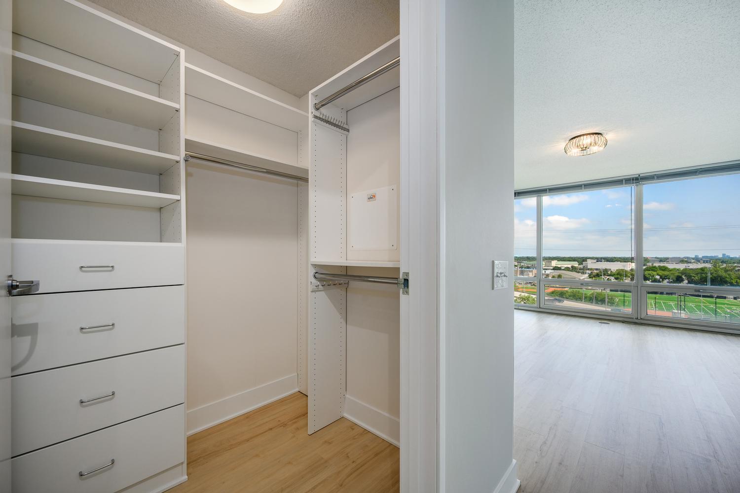9715 Woods Drive Unit: 1209