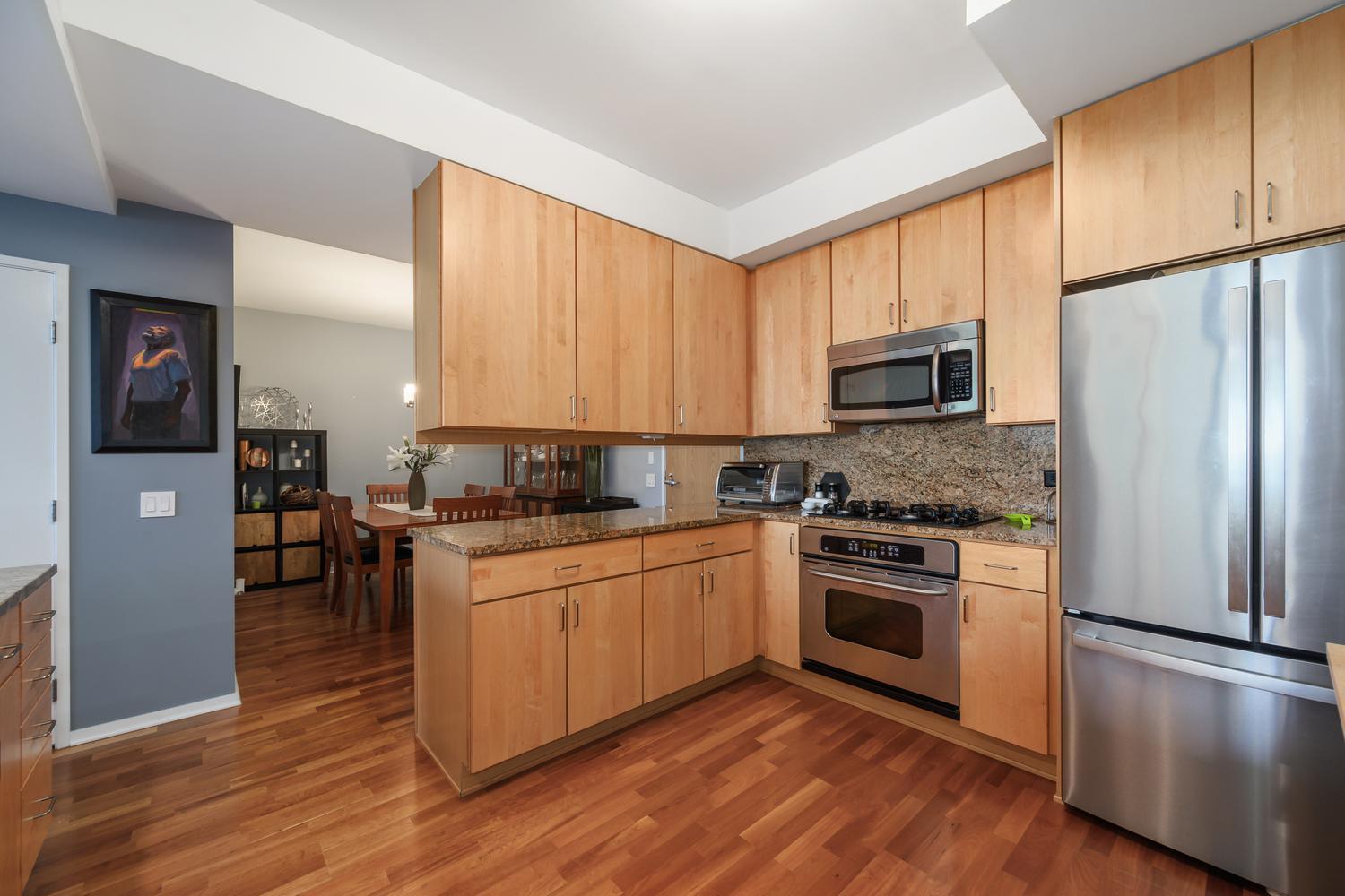 9715 Woods Drive Unit: 1806