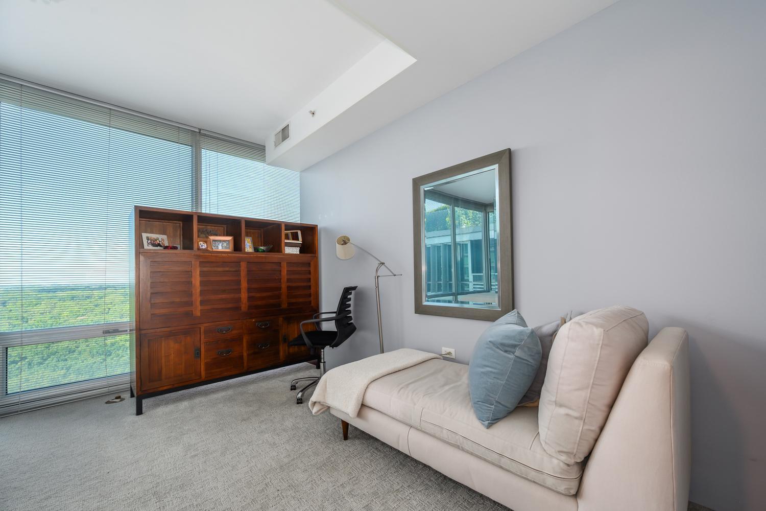 9715 Woods Drive Unit: 1806