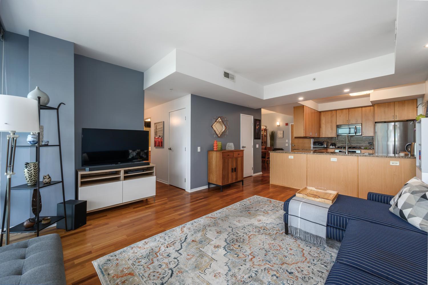 9715 Woods Drive Unit: 1806