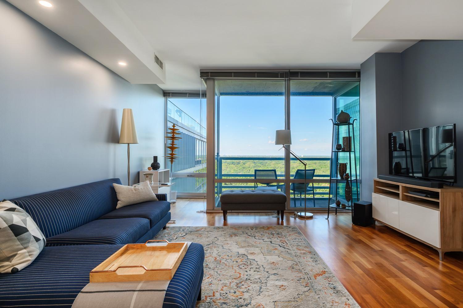 9715 Woods Drive Unit: 1806