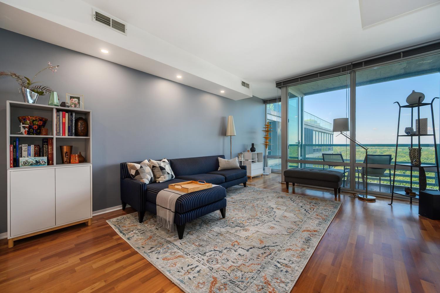9715 Woods Drive Unit: 1806