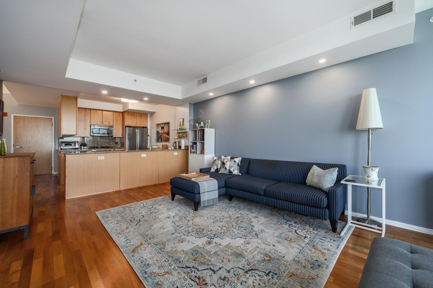9715 Woods Drive Unit: 1806
