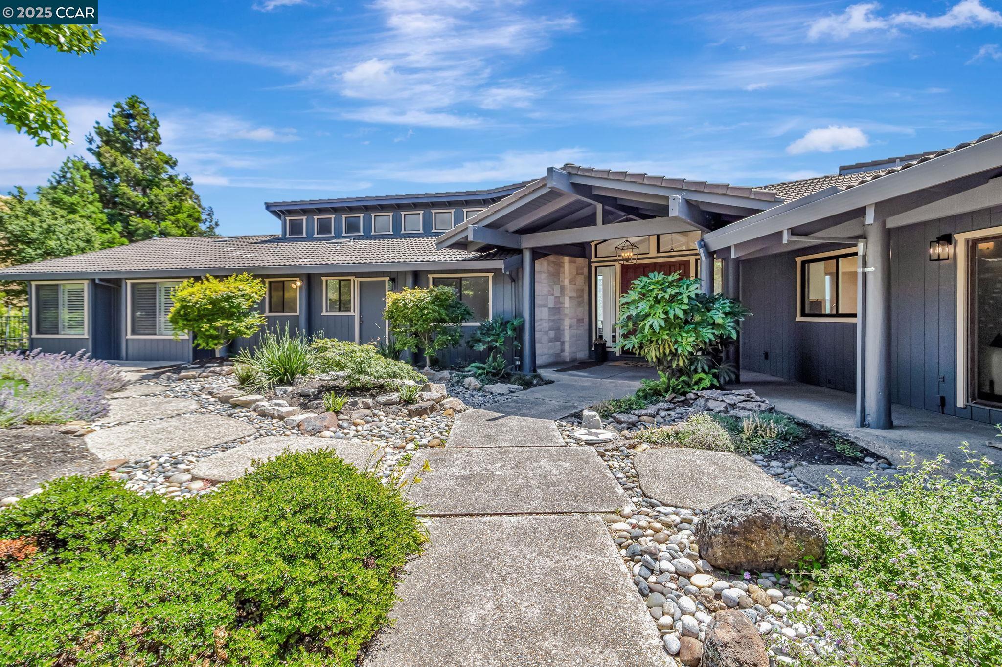 1960 Joseph Dr