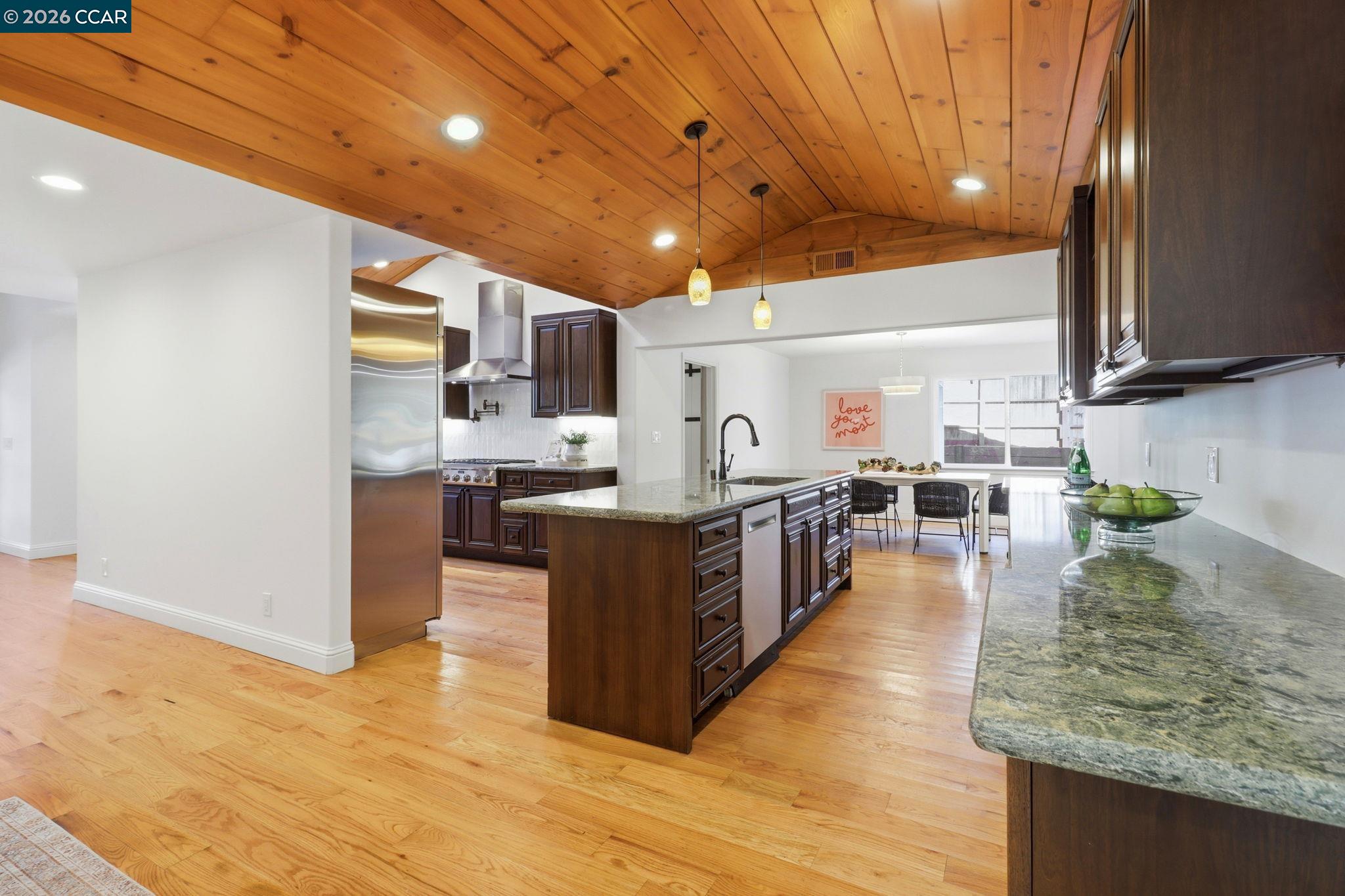 1124 Sanders Dr