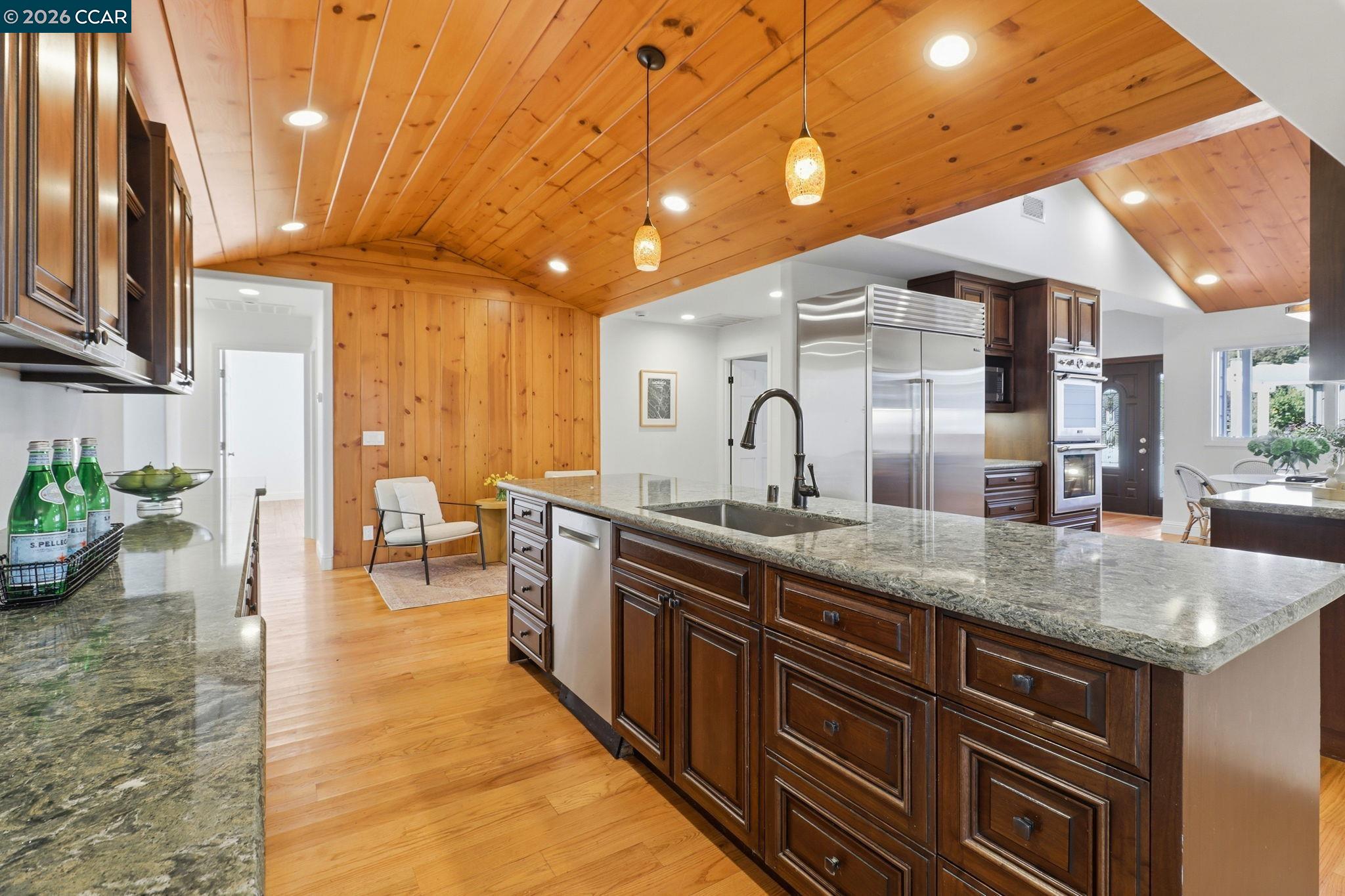 1124 Sanders Dr