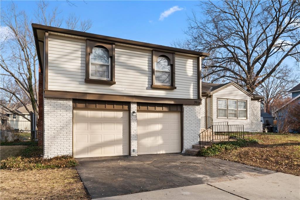 7916 W 97th Street