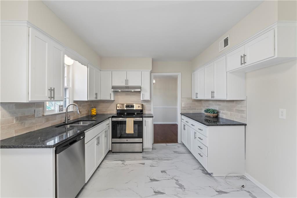 7916 W 97th Street