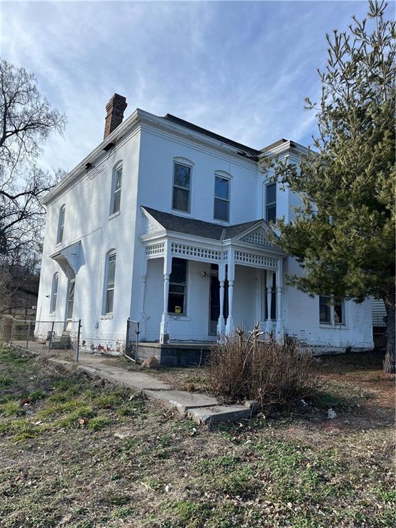 918 Main Street