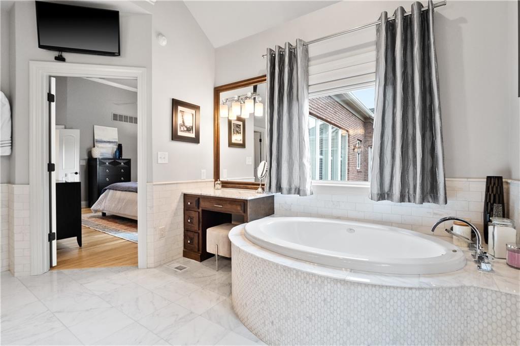 25206 LAWNWOOD Court