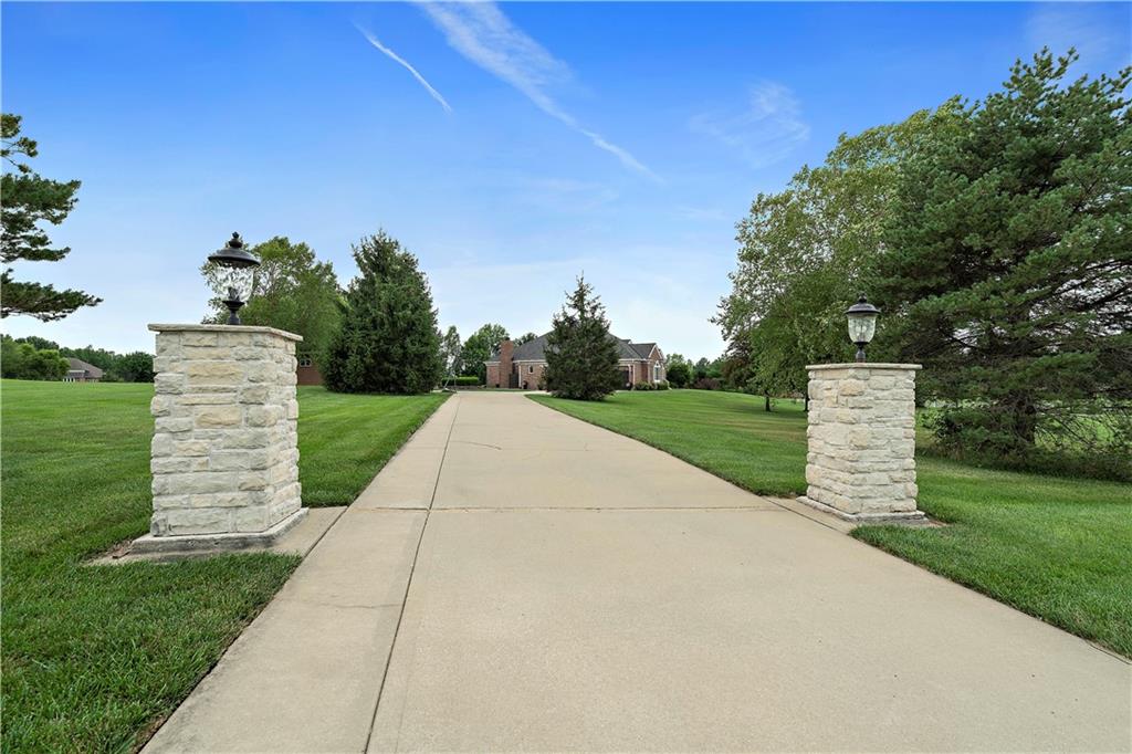 25206 LAWNWOOD Court