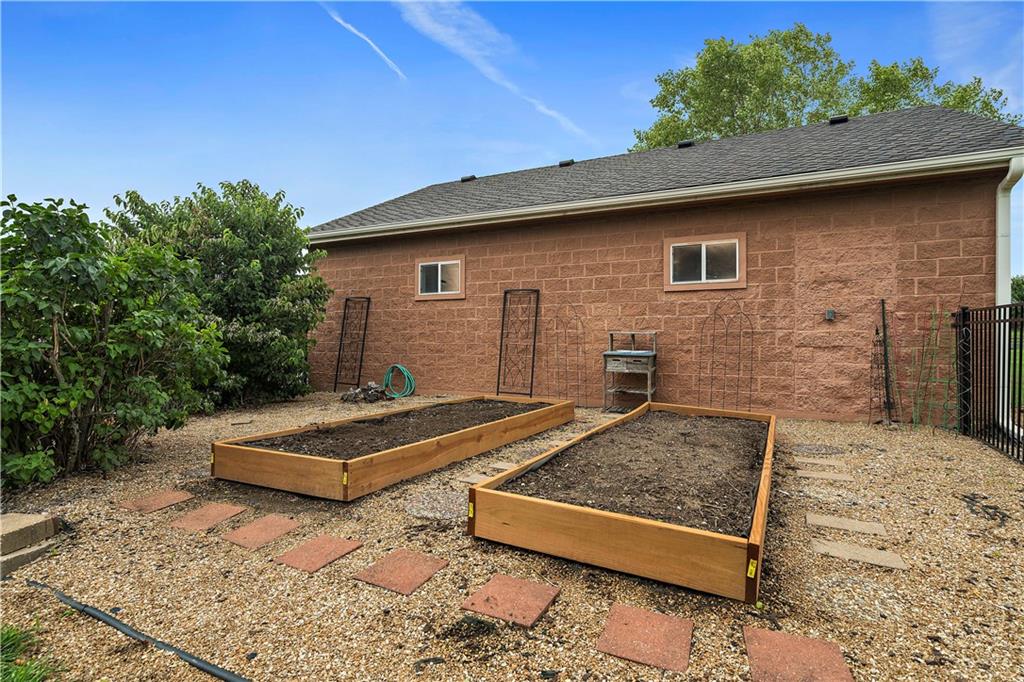 25206 LAWNWOOD Court