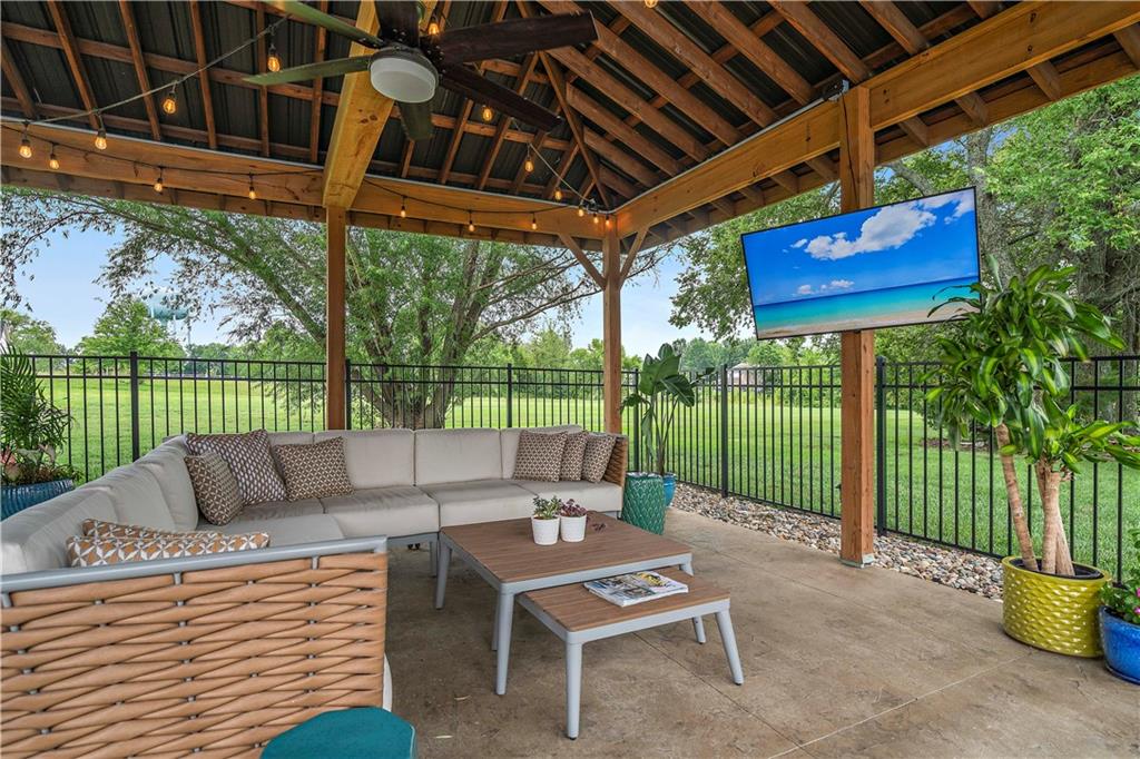 25206 LAWNWOOD Court