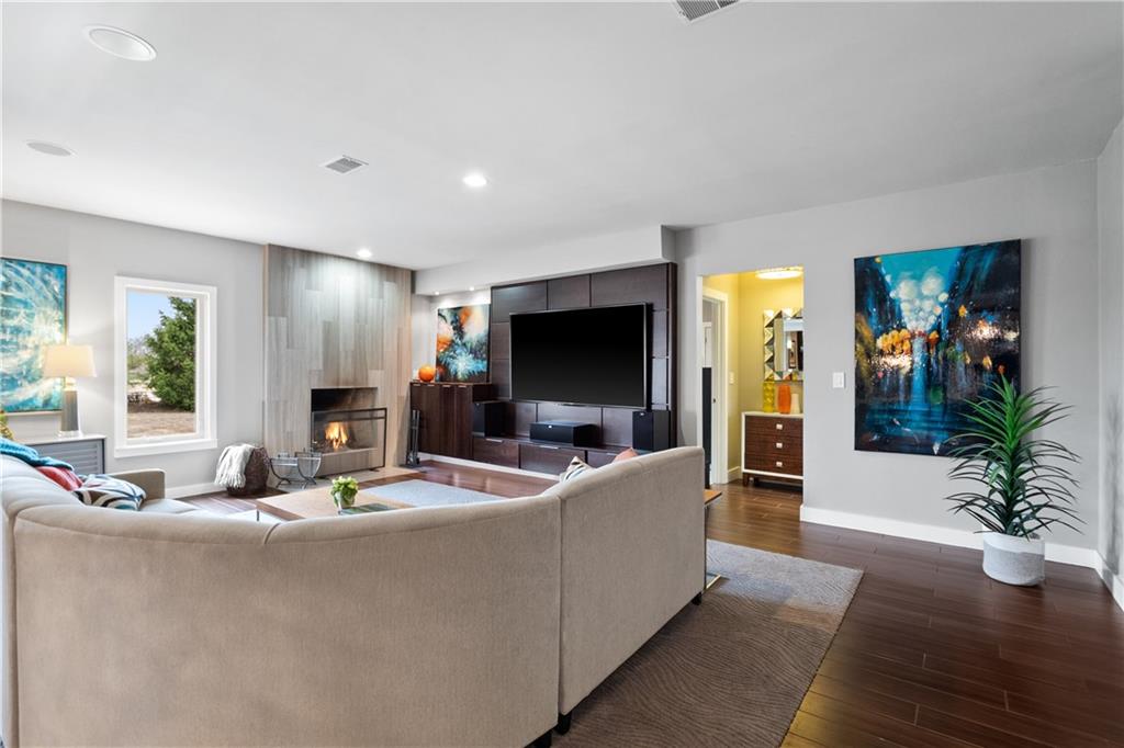 25206 LAWNWOOD Court