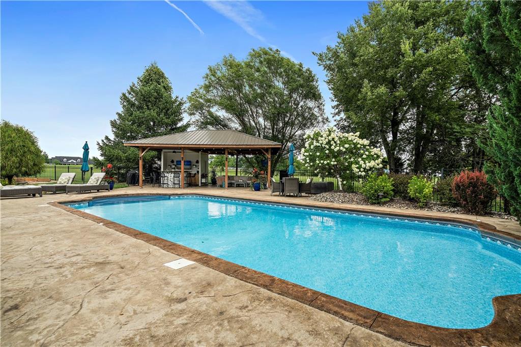 25206 LAWNWOOD Court
