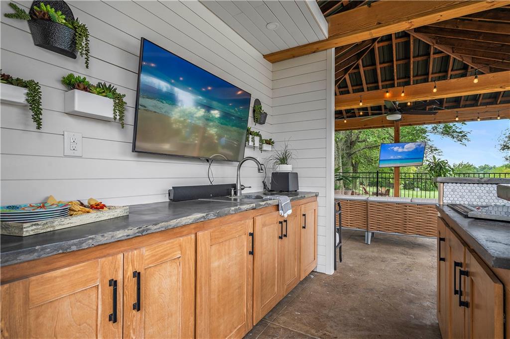 25206 LAWNWOOD Court