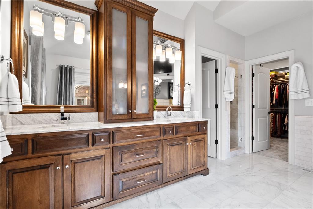25206 LAWNWOOD Court