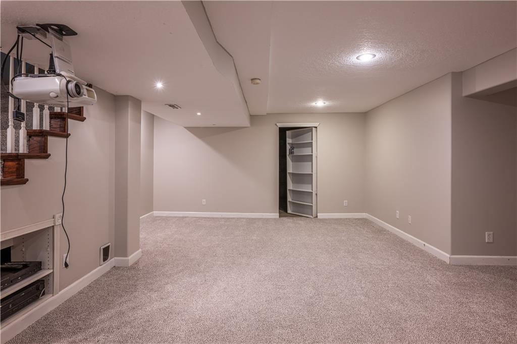 2309 NE Quonset Court