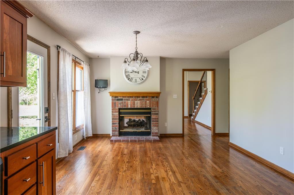 2309 NE Quonset Court