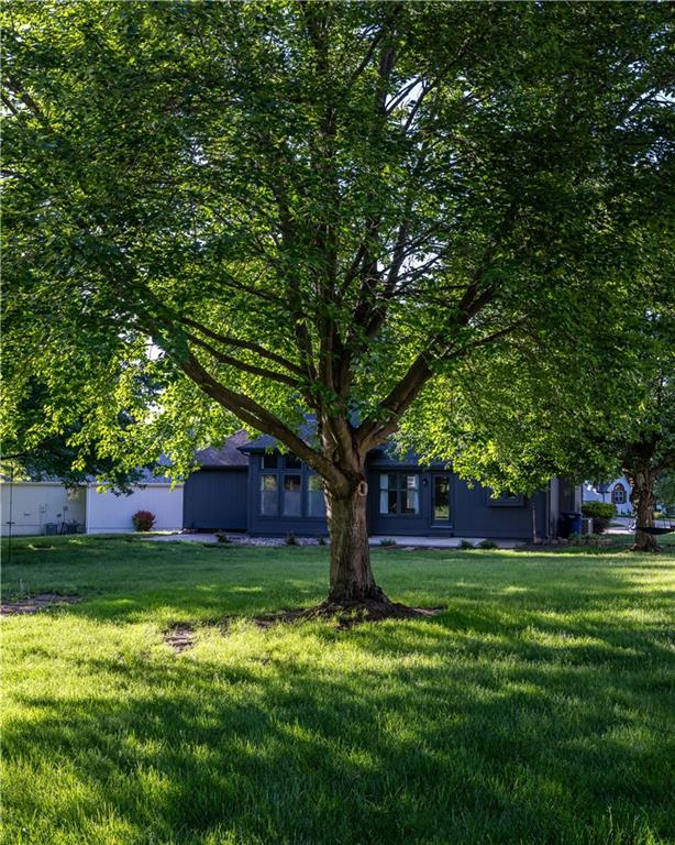 2309 NE Quonset Court
