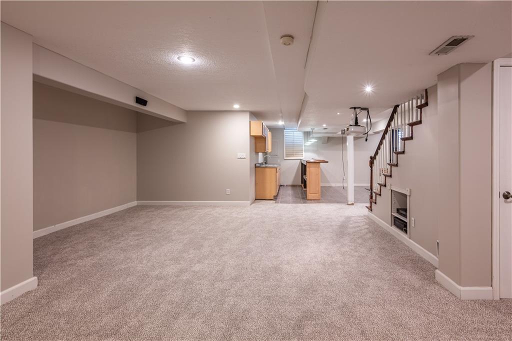 2309 NE Quonset Court