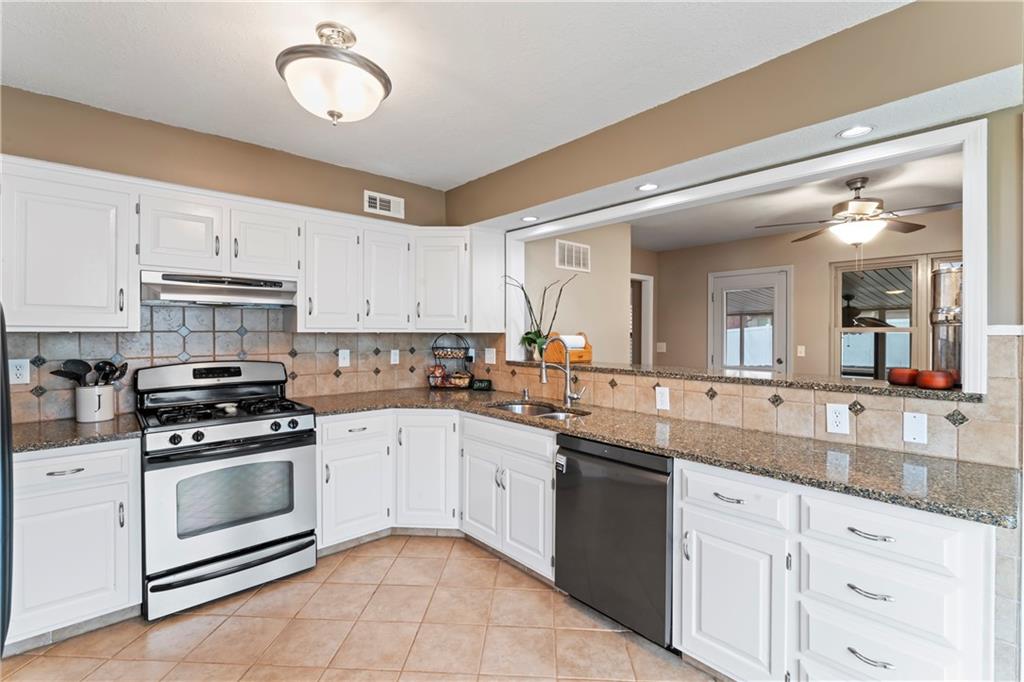 3205 NE 71st Street