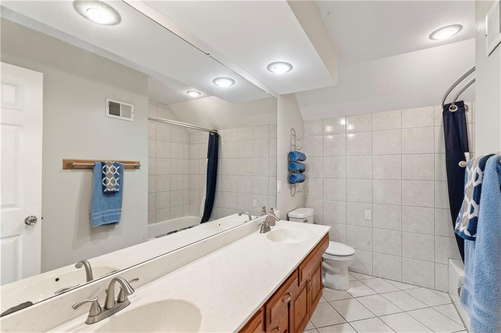 3205 NE 71st Street