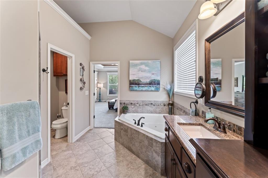 4484 SW Raintree Shore Drive