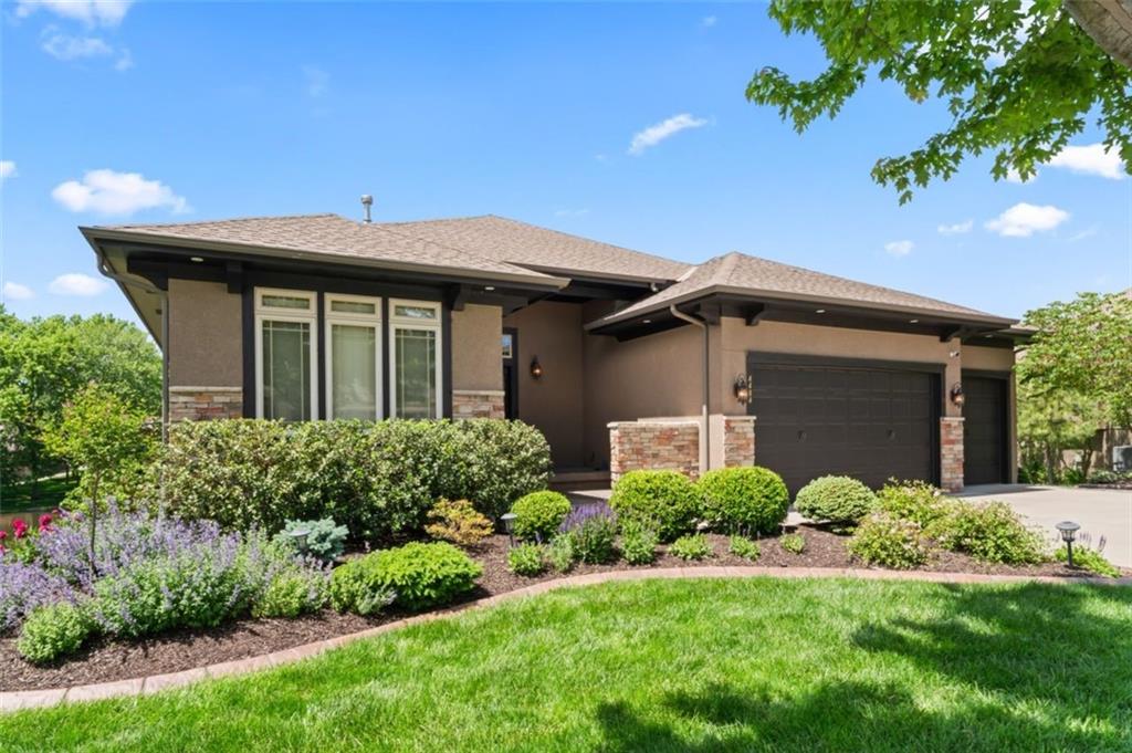 4484 SW Raintree Shore Drive