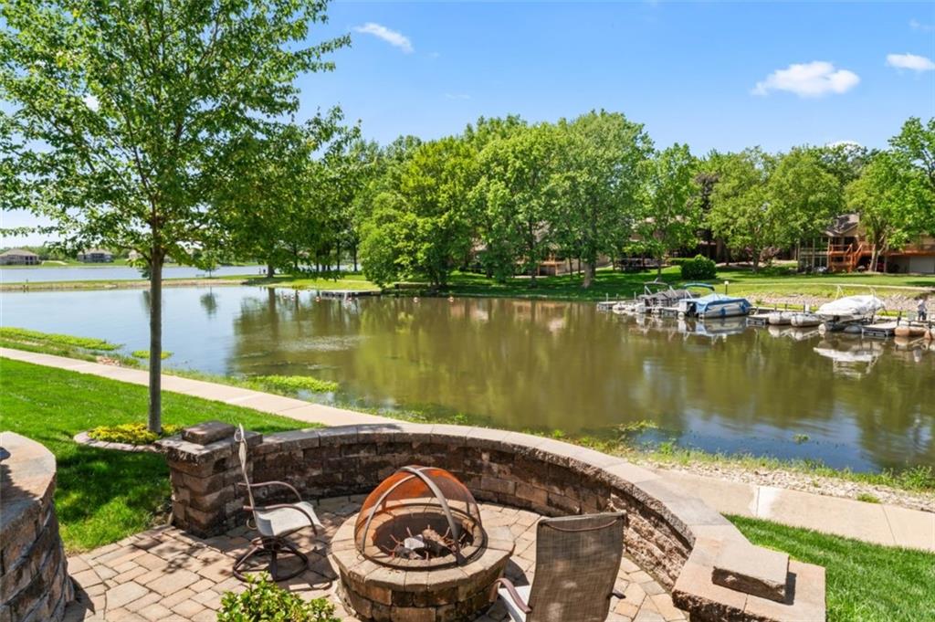4484 SW Raintree Shore Drive