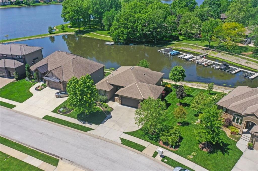 4484 SW Raintree Shore Drive