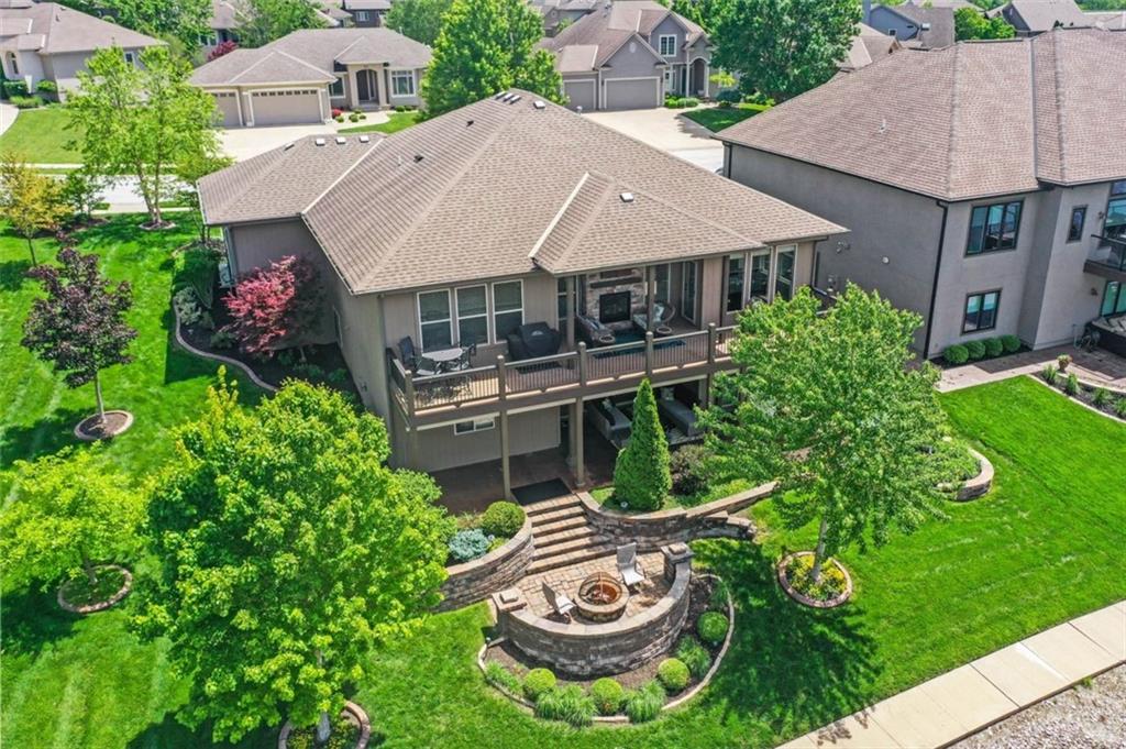 4484 SW Raintree Shore Drive