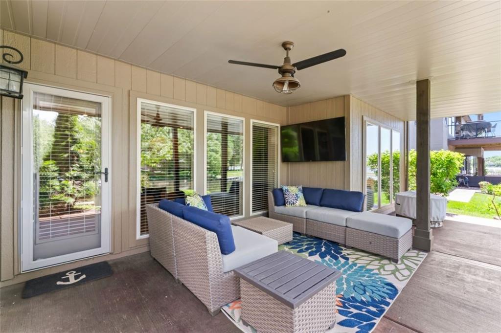 4484 SW Raintree Shore Drive