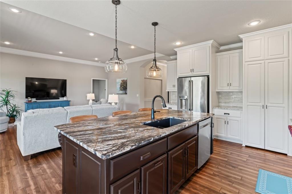4484 SW Raintree Shore Drive