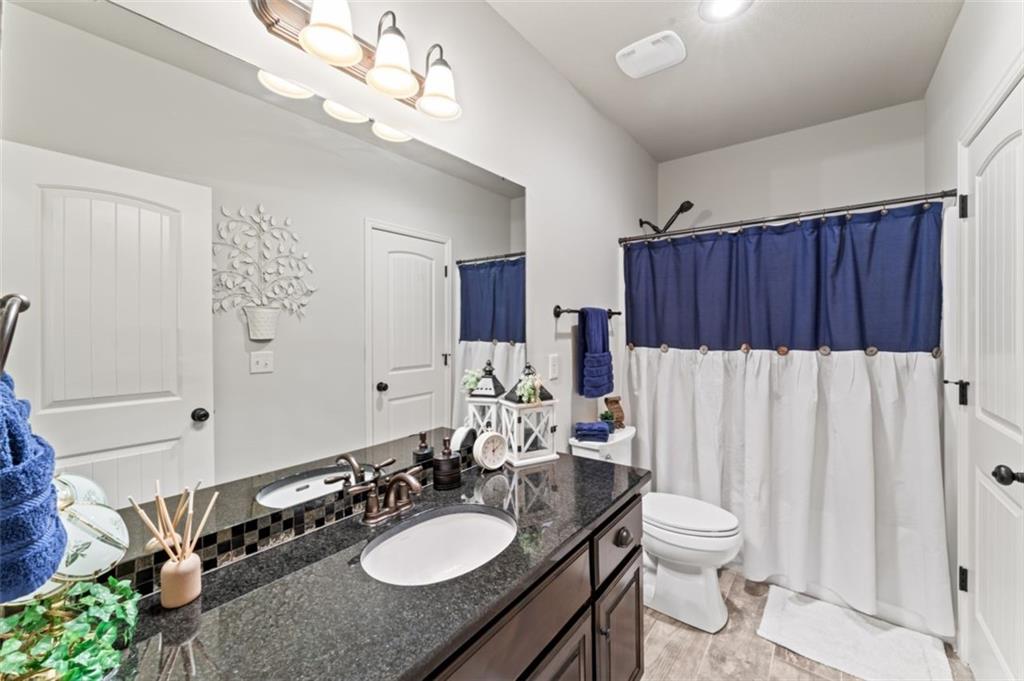 4484 SW Raintree Shore Drive