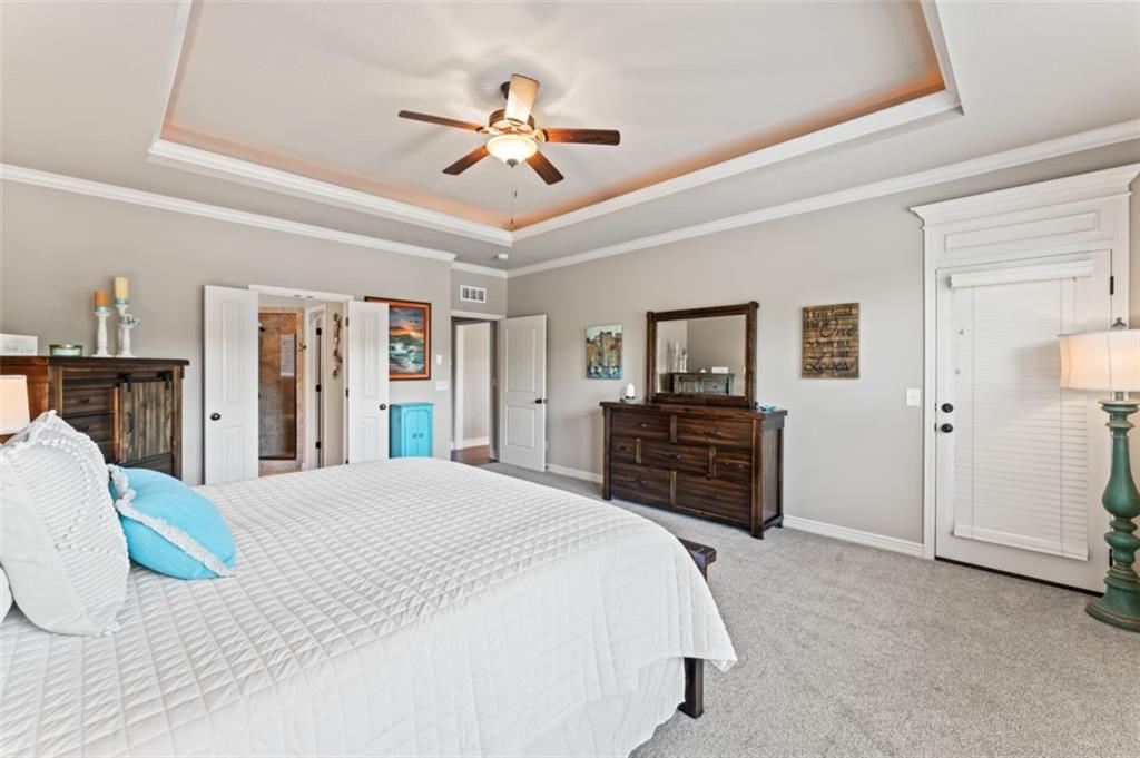 4484 SW Raintree Shore Drive
