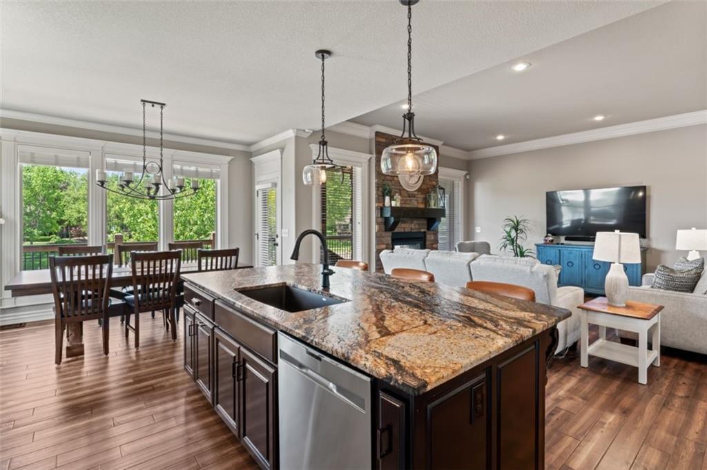 4484 SW Raintree Shore Drive